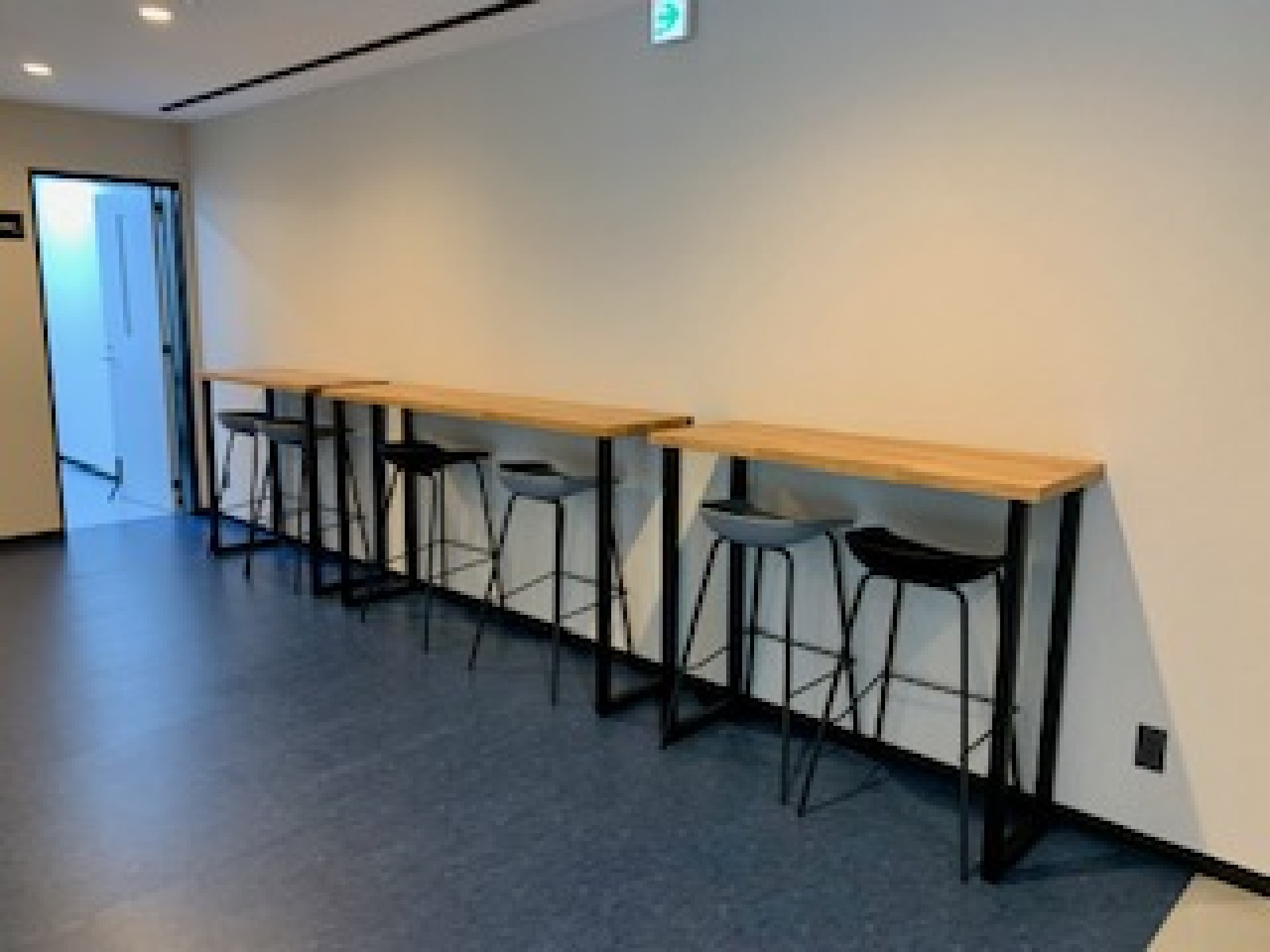 フリースペースに飲食可能なカウンター席が登場！のキャッチ画像